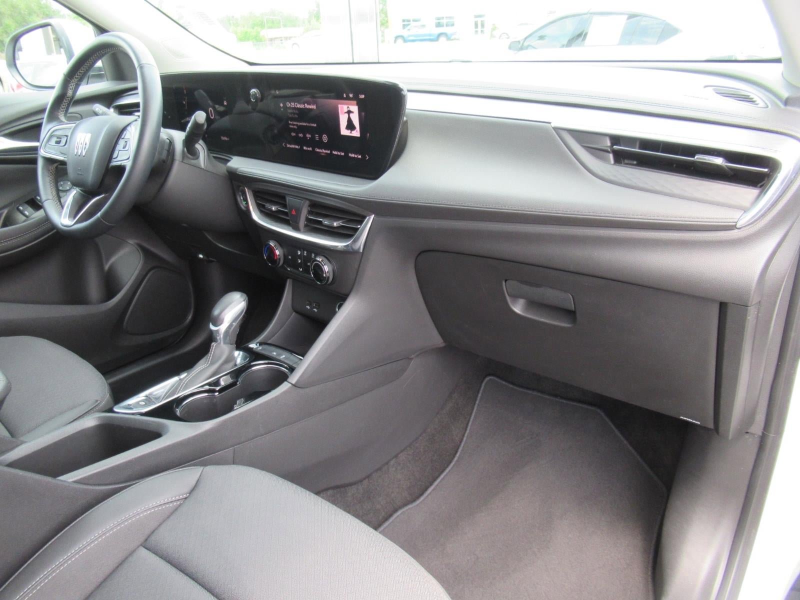 Used 2024 Buick Encore GX Preferred FWD image 11