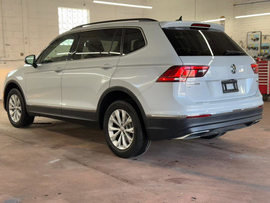 Used 2018 Volkswagen Tiguan SE w/ Panoramic Sunroof Package AWD/4WD image 11