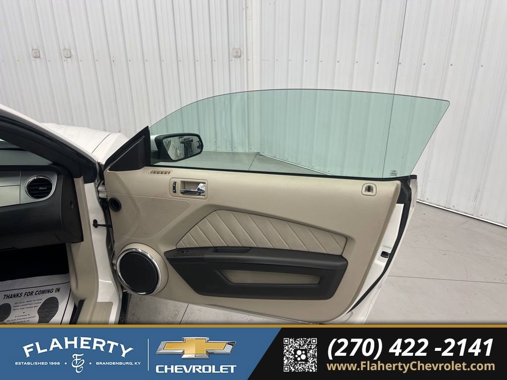 Used 2010 Ford Mustang GT RWD image 10