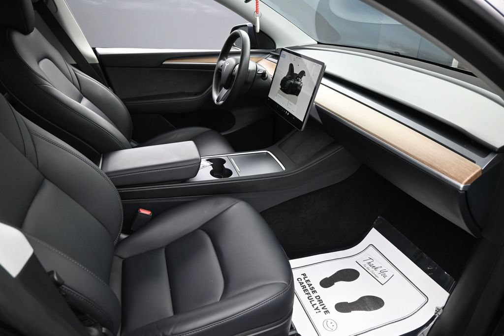 Used 2024 Tesla Model Y 2WD image 36