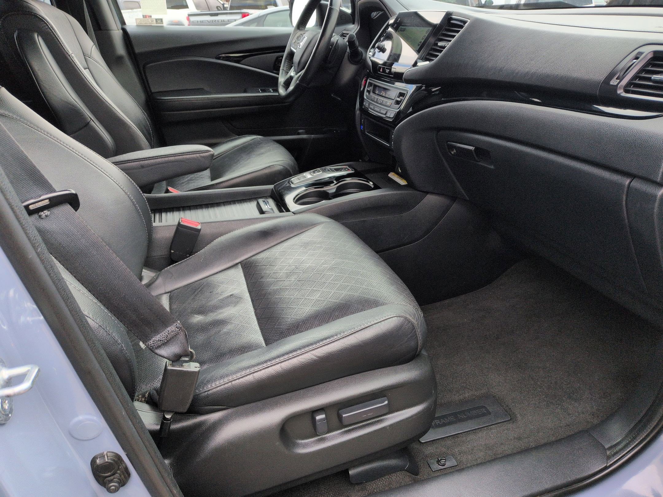 Used 2023 Honda Passport Elite image 32