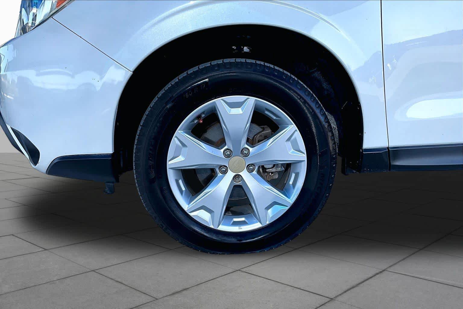 Used 2016 Subaru Forester 2.5i Premium AWD/4WD image 11