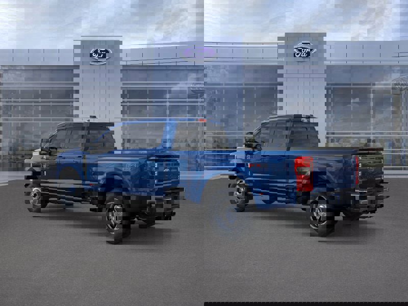 New 2026 Ford F350 4x4 Crew Cab DRW Super Duty image 4