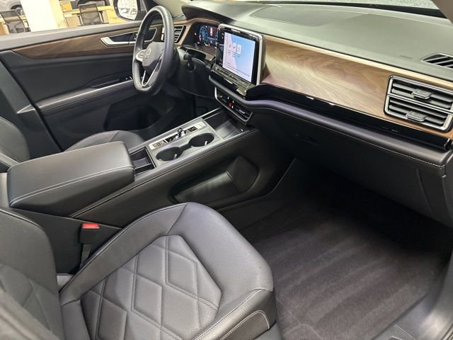 Used 2024 Volkswagen Atlas SE image 11