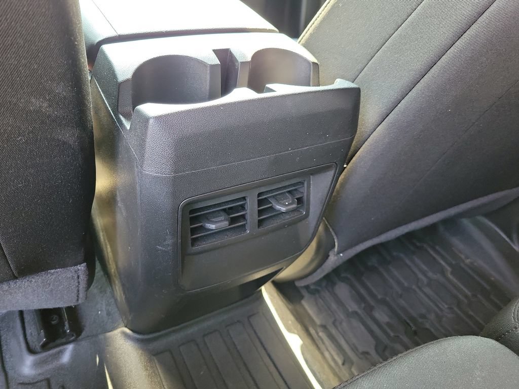 Used 2025 Chevrolet Colorado W/T RWD image 13
