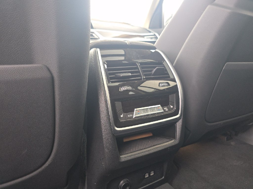 Used 2021 BMW X7 xDrive40i w/ Luxury Seating Package AWD/4WD image 28