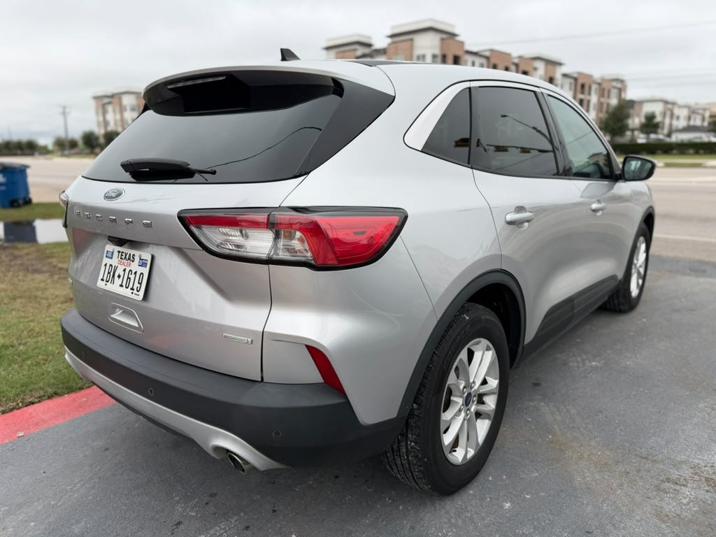 Used 2020 Ford Escape SE FWD image 8
