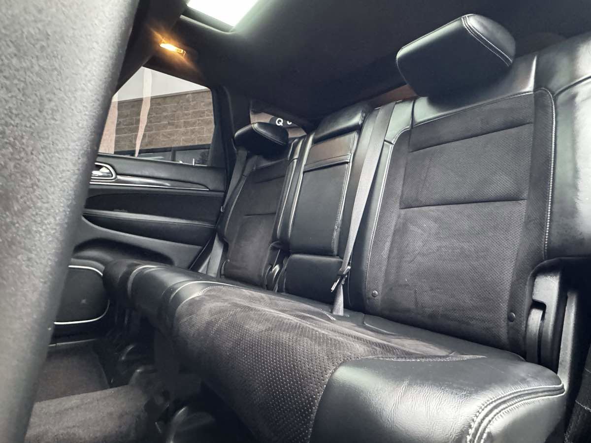 Used 2015 Jeep Grand Cherokee SRT w/ Luxury Group II AWD/4WD image 45