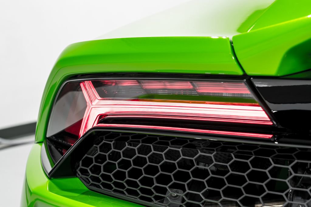 Used 2022 Lamborghini Huracan EVO RWD image 53