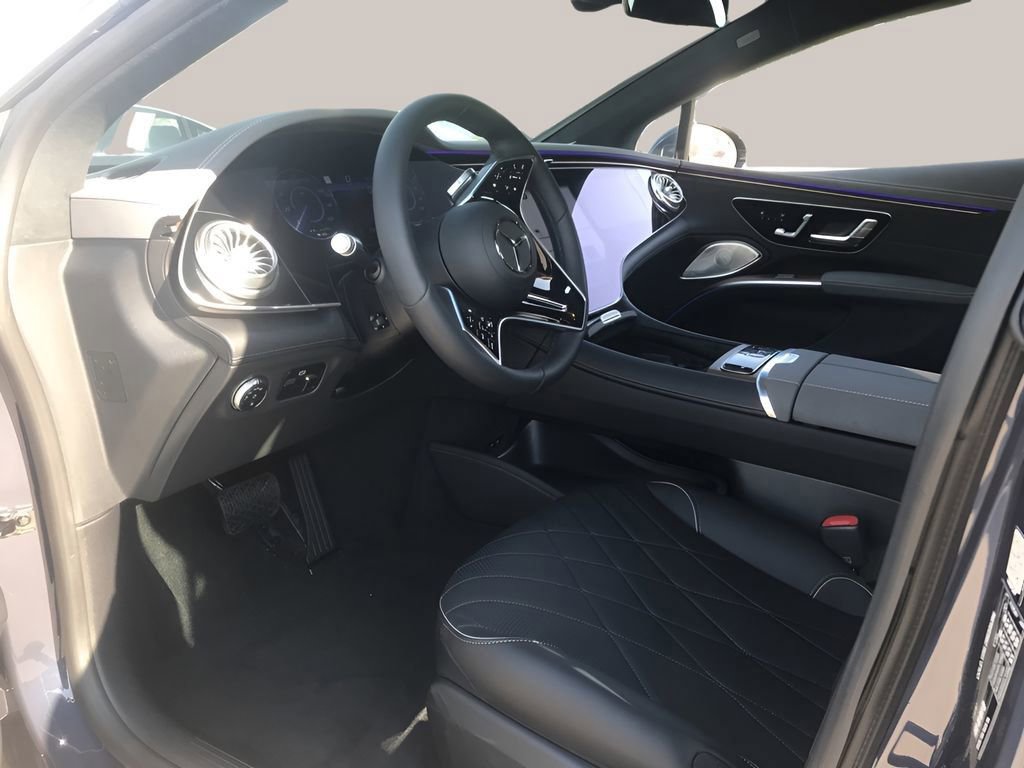 Used 2023 Mercedes-Benz EQS 580 4MATIC Sedan image 36