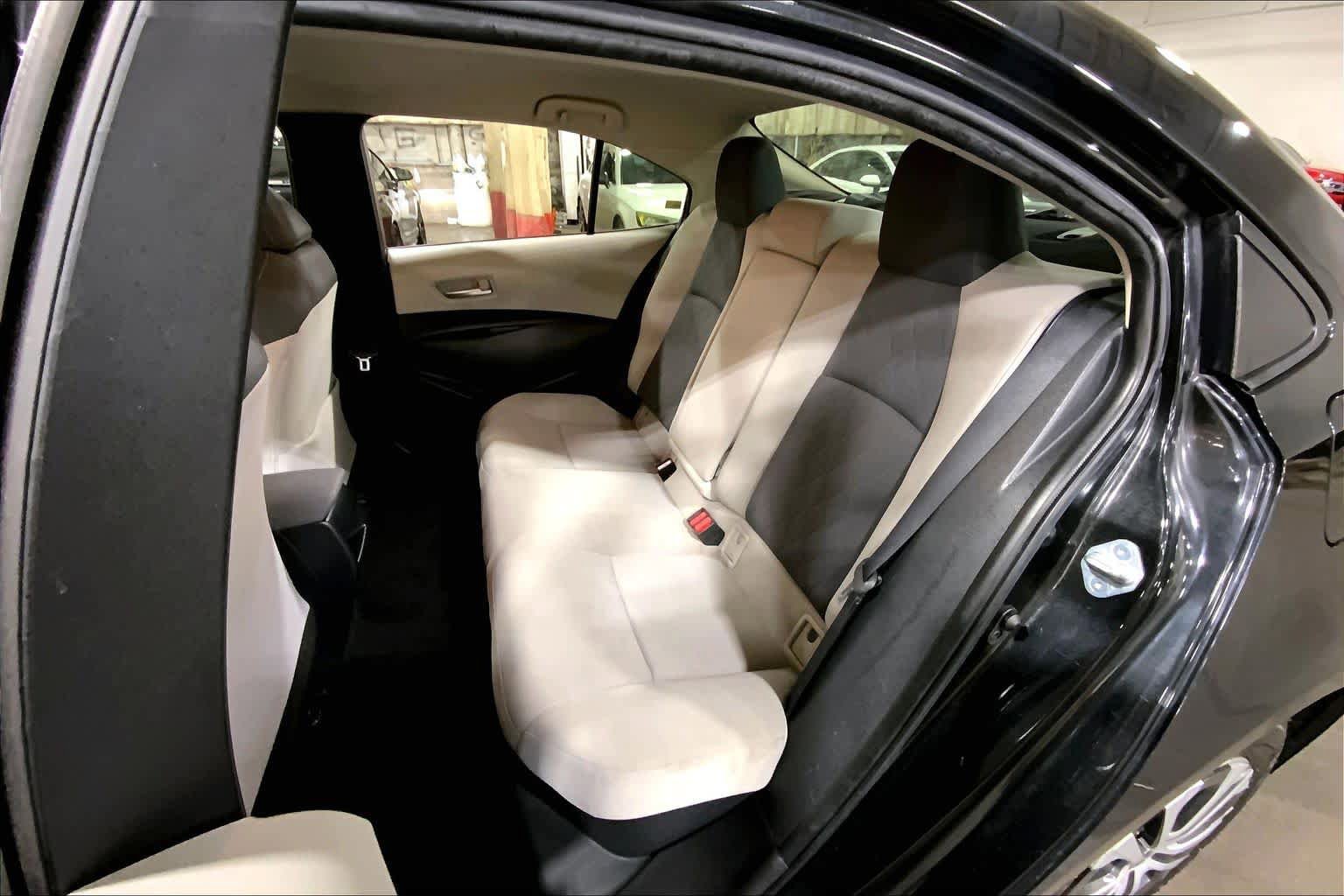 Used 2020 Toyota Corolla LE FWD image 21