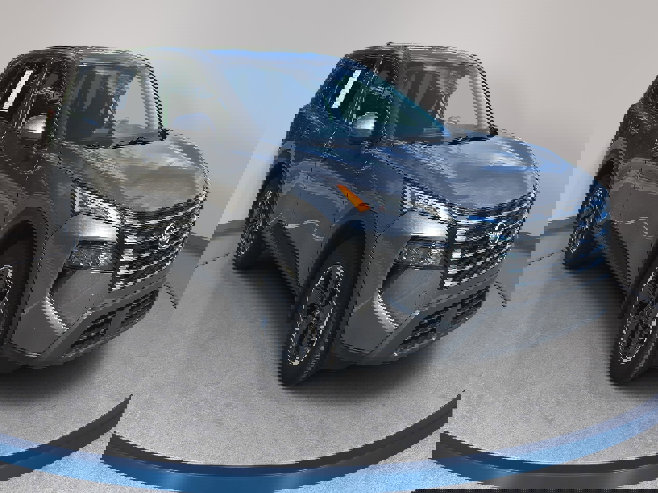 Used 2025 Nissan Rogue SV image 3