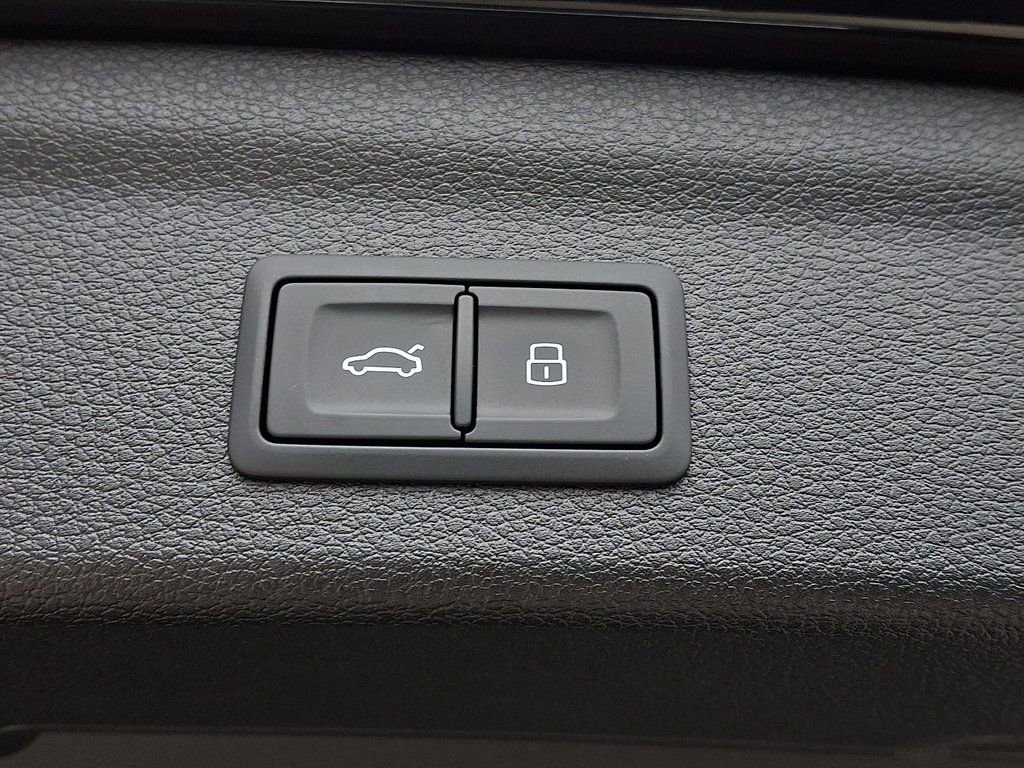 Certified 2025 Audi Q3 2.0T Premium Plus w/ Premium Plus Package image 30