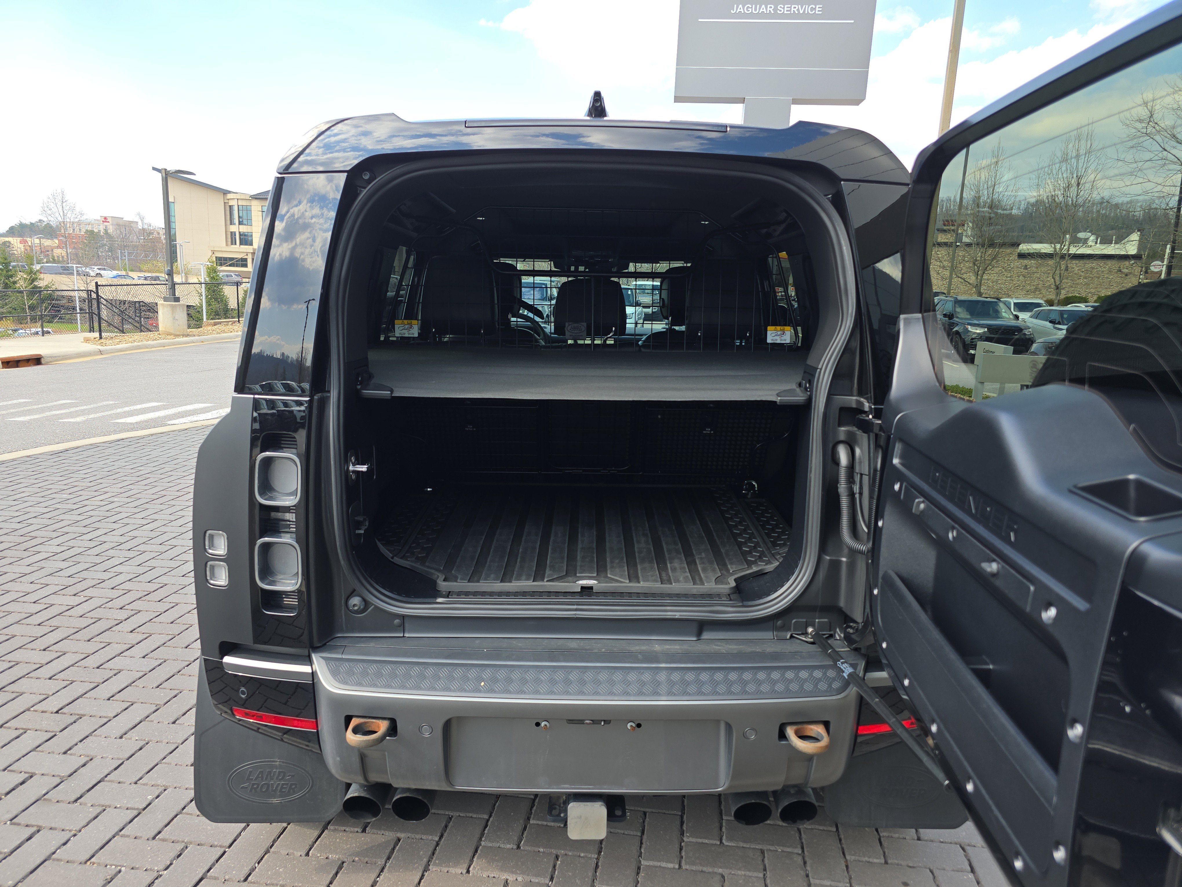 Used 2024 Land Rover Defender 110 Carpathian Edition image 7