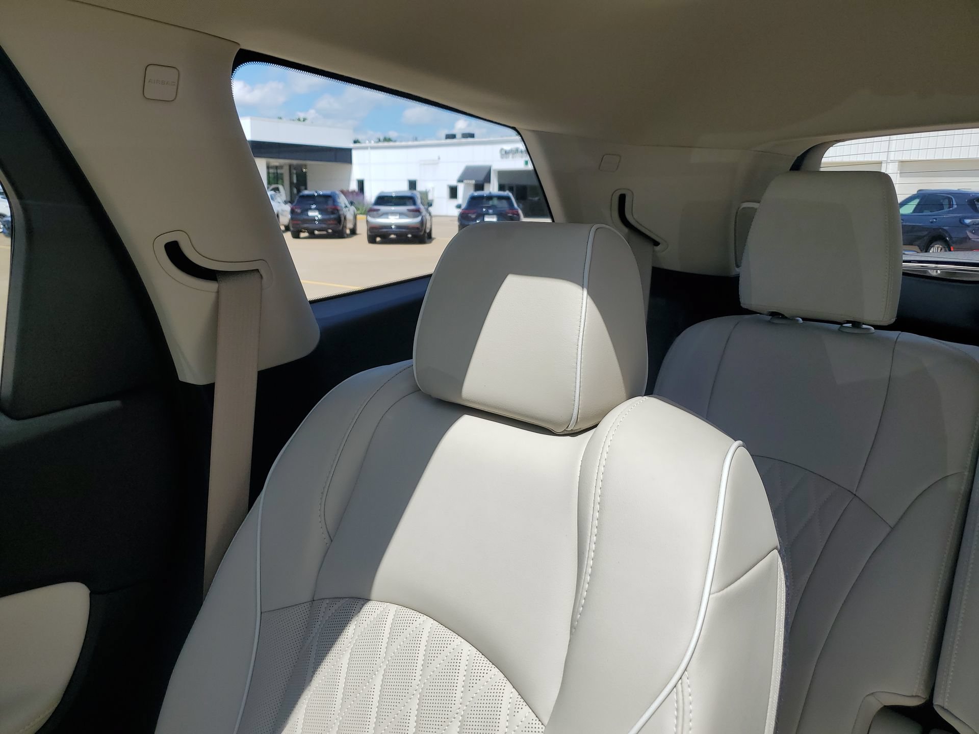 Used 2023 Buick Enclave Avenir w/ Avenir Technology Package AWD/4WD image 13