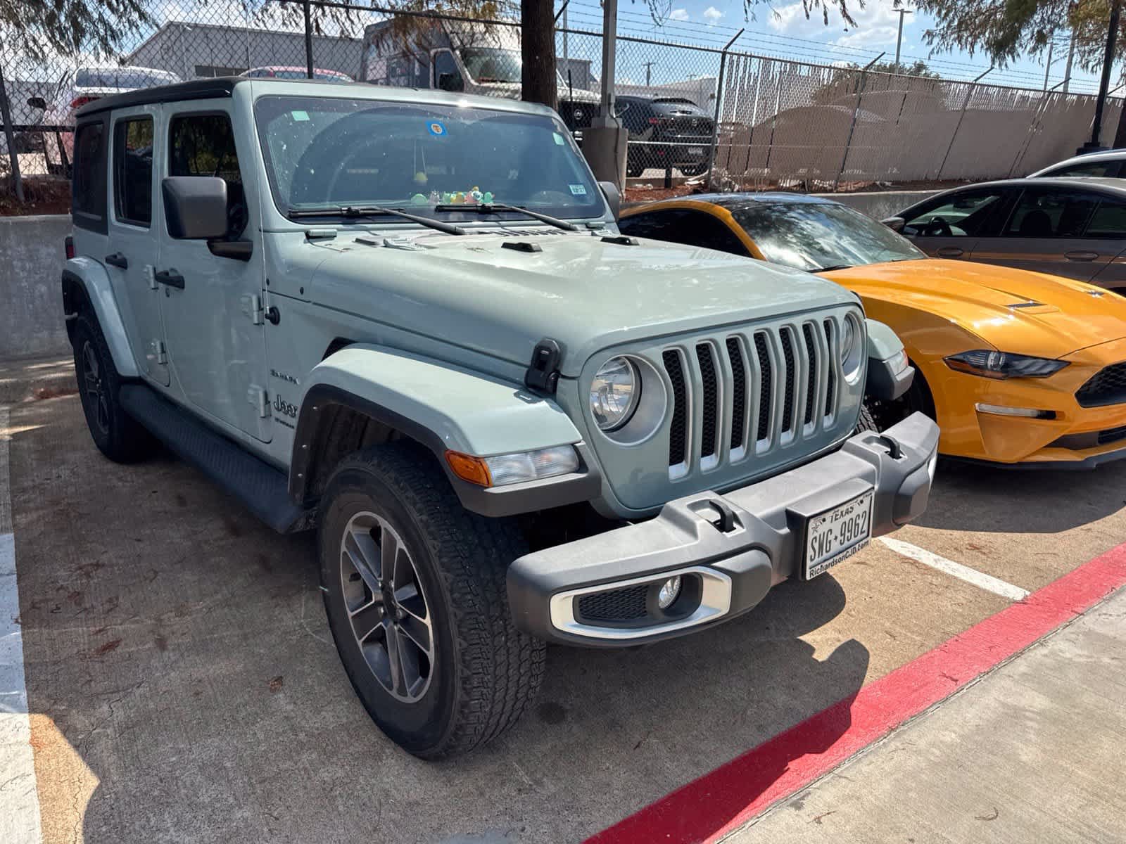 Used 2023 Jeep Wrangler Unlimited Sahara AWD/4WD image 3