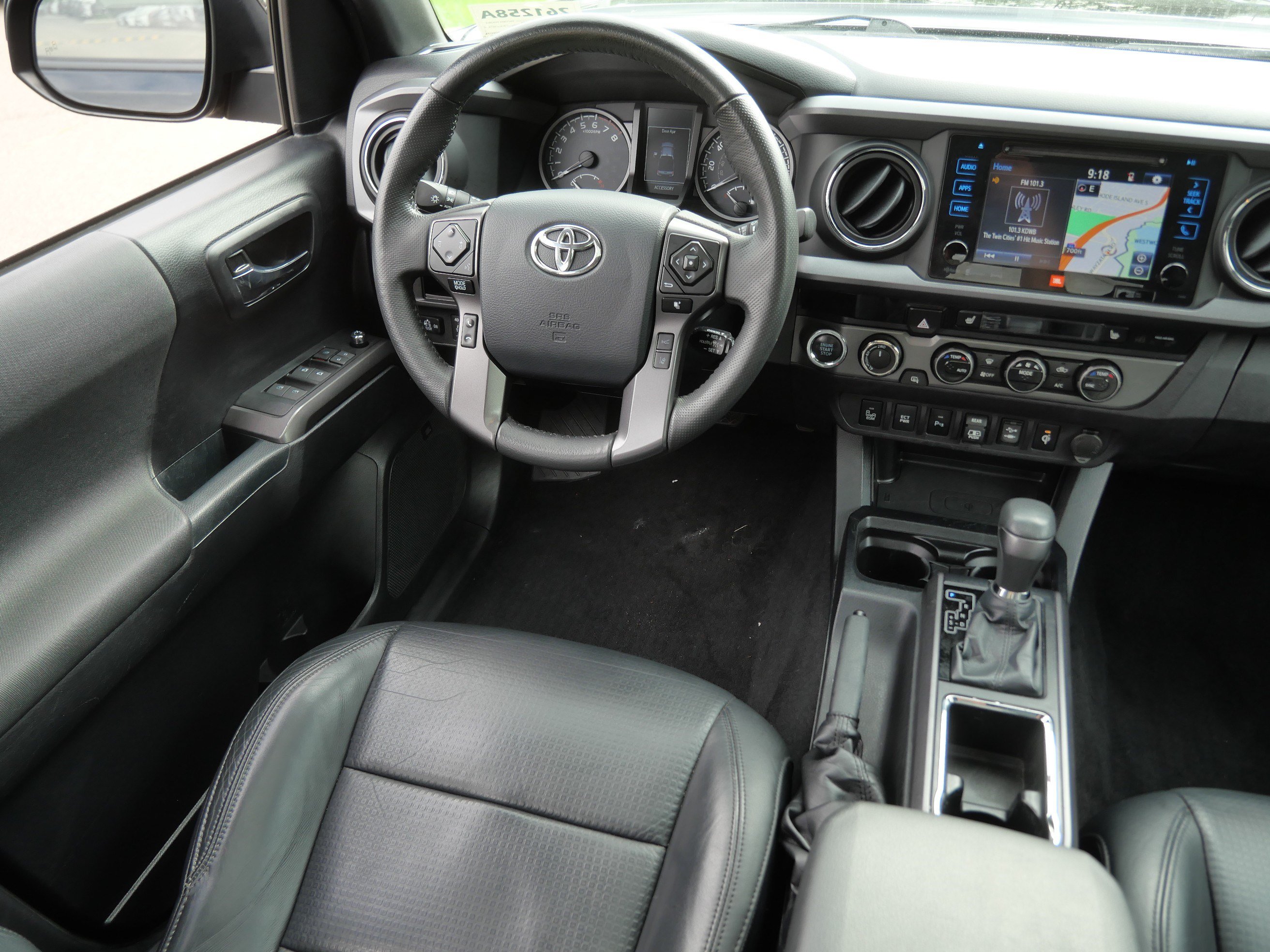 Certified 2018 Toyota Tacoma TRD Off-Road AWD/4WD image 9