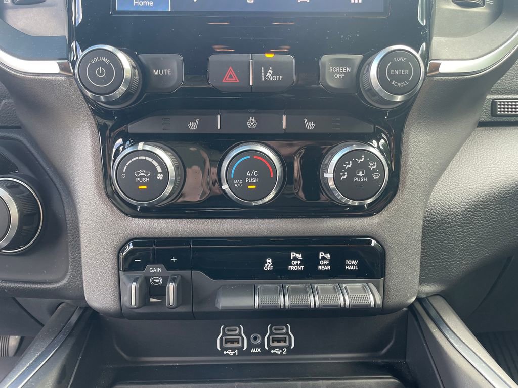 Used 2025 RAM 1500 Big Horn AWD/4WD image 17