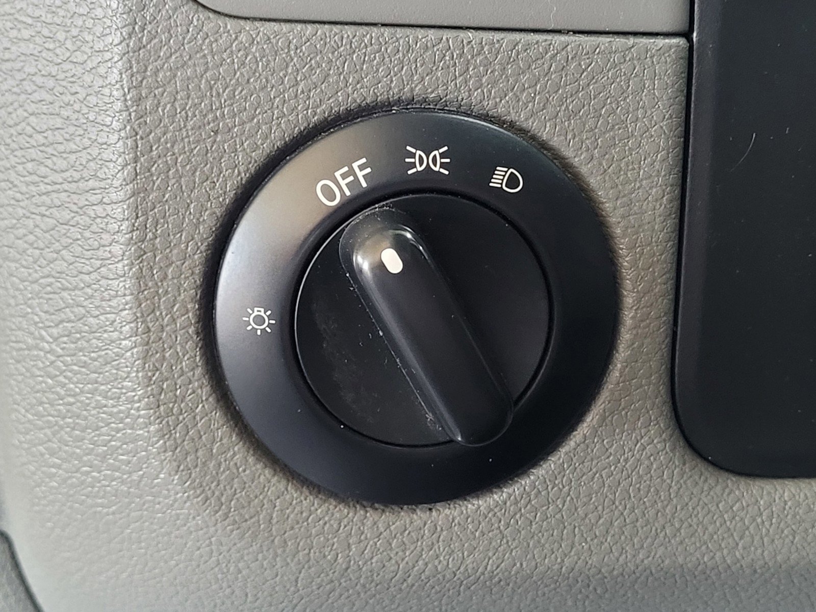 Used 2019 Nissan NV 2500 SL image 8