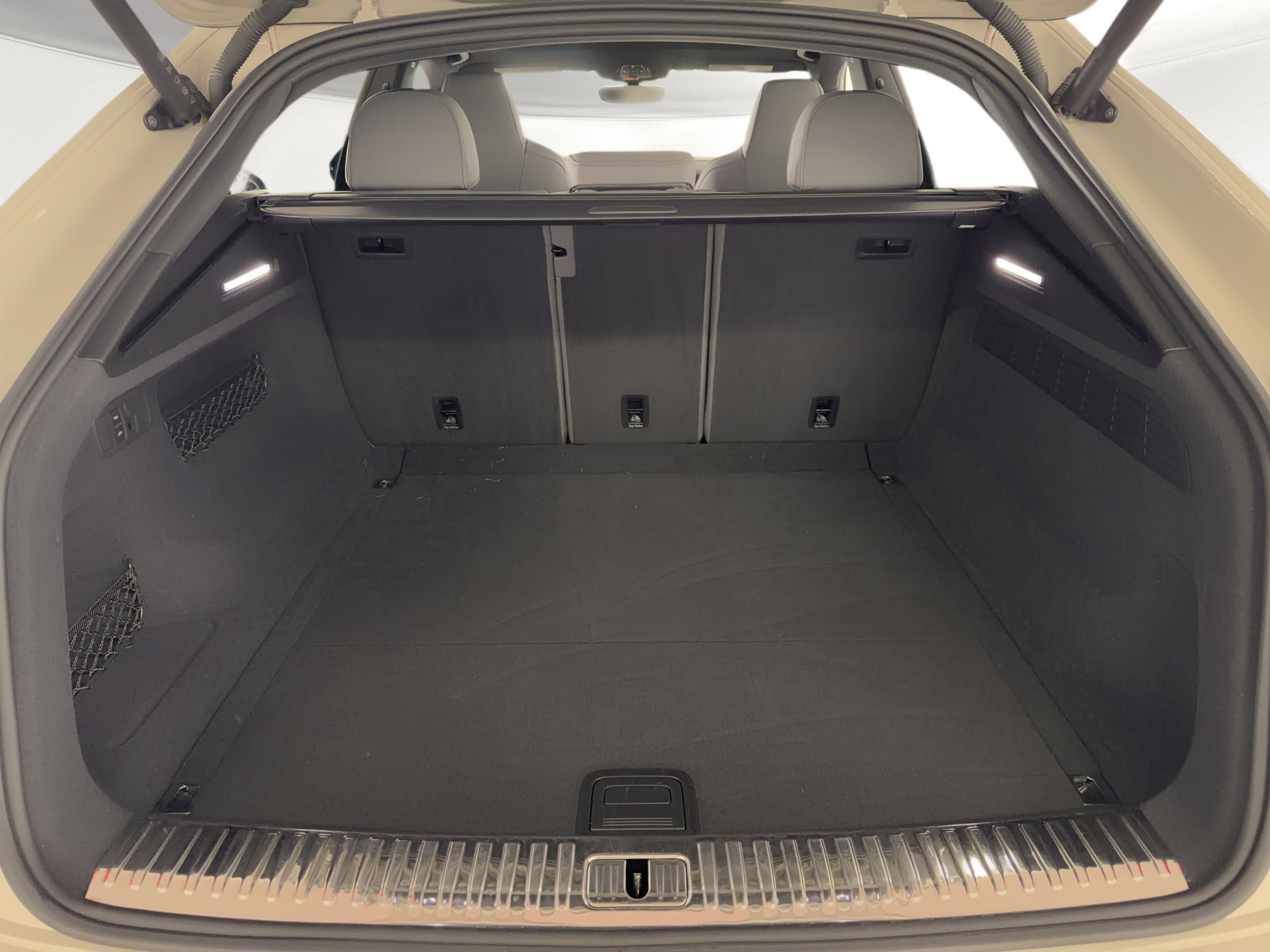 Used 2021 Audi SQ8 Prestige AWD/4WD image 13