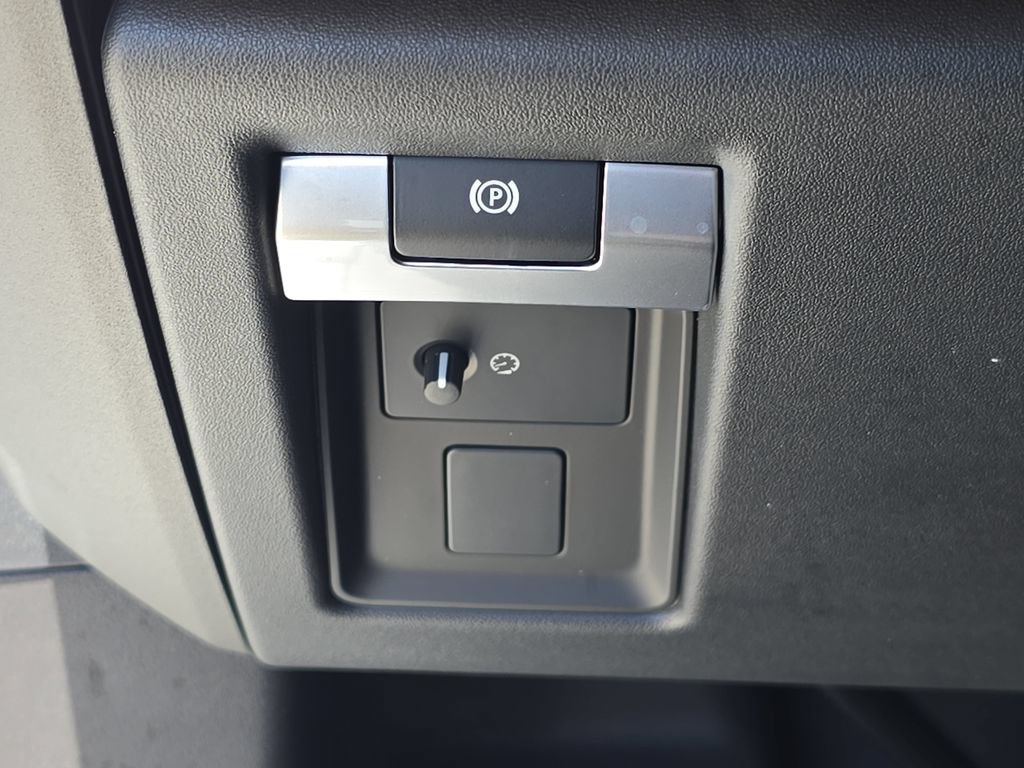 New 2026 Land Rover Defender 130 V8 AWD/4WD image 28