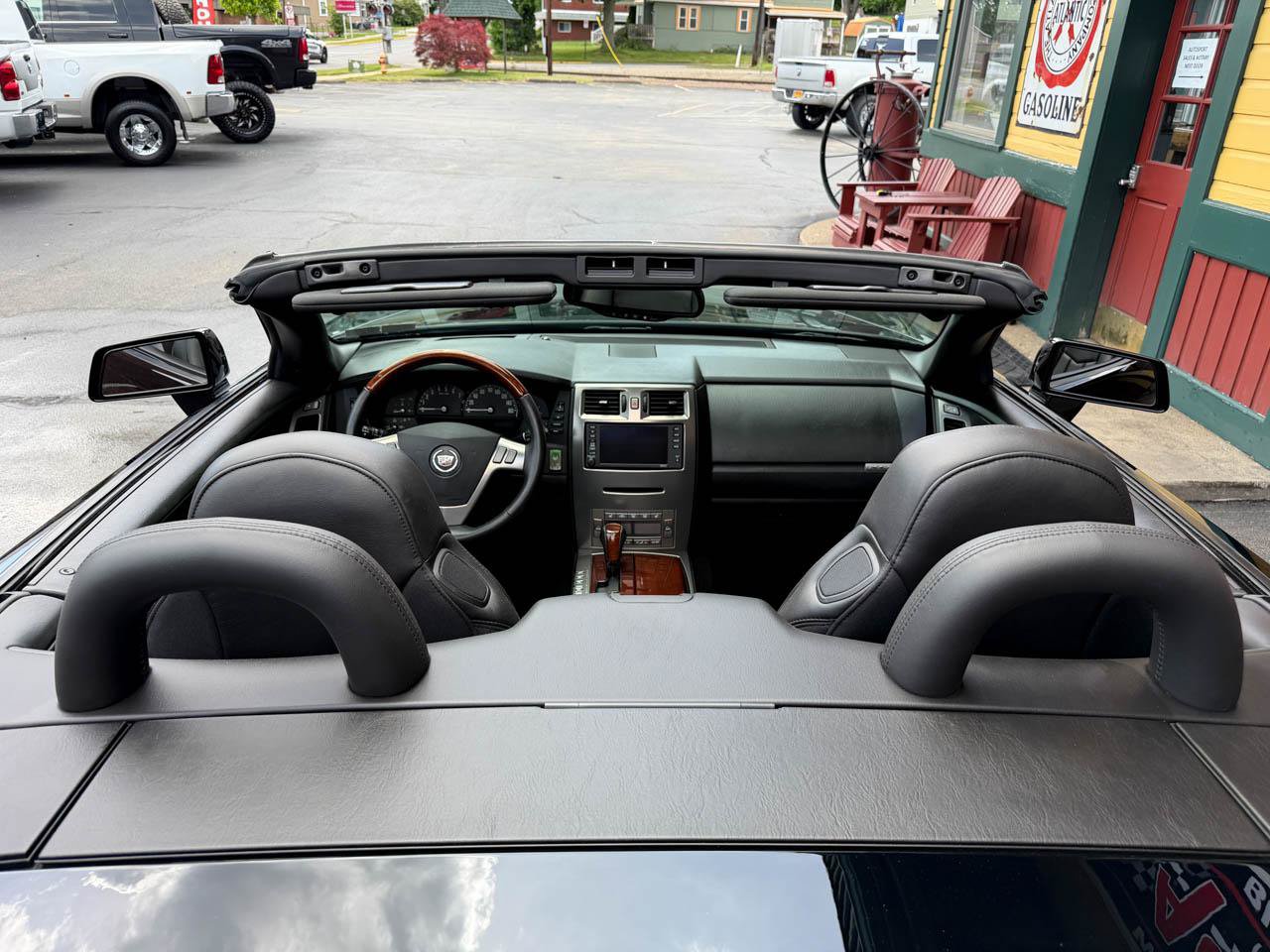Used 2005 Cadillac XLR RWD image 34