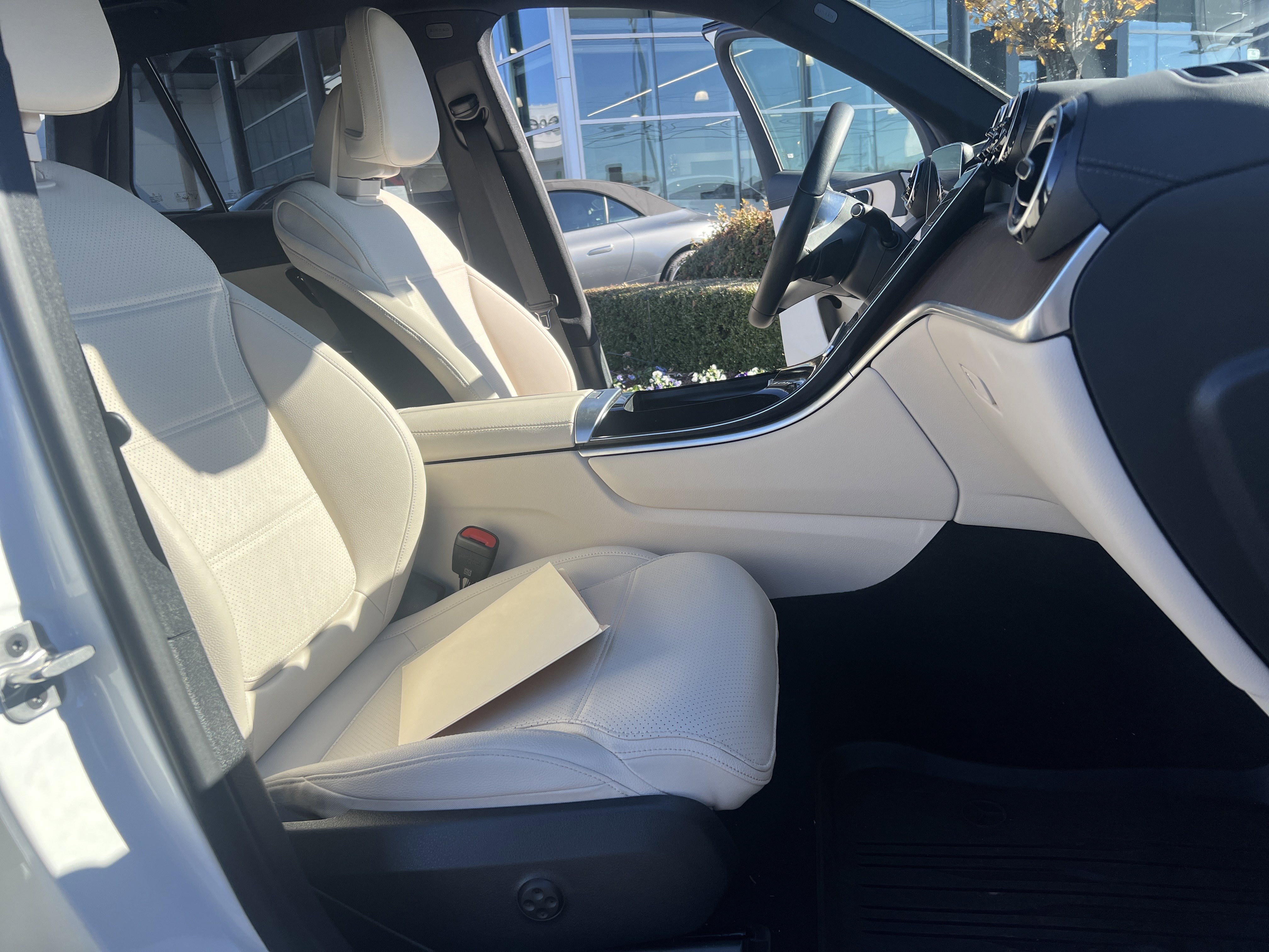 Certified 2024 Mercedes-Benz GLC 300 4MATIC image 35