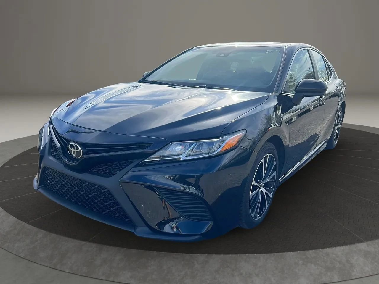 Used 2019 Toyota Camry SE
