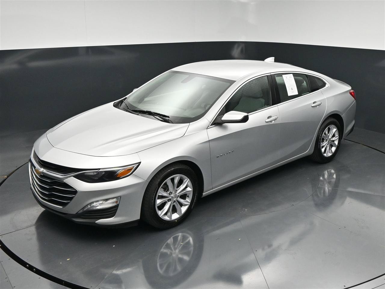 Used 2020 Chevrolet Malibu LT FWD image 19