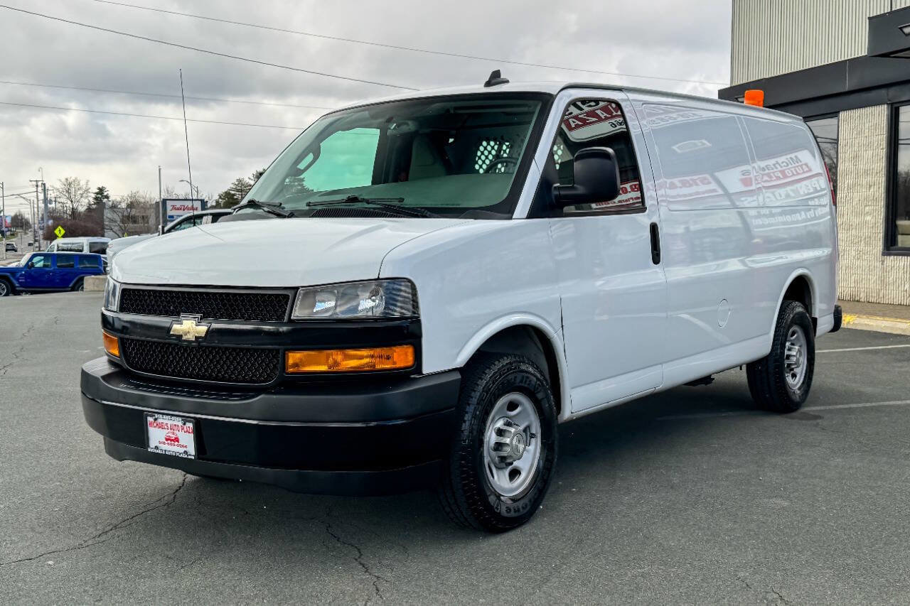 Used 2018 Chevrolet Express 2500 w/ Driver Convenience Package image 8