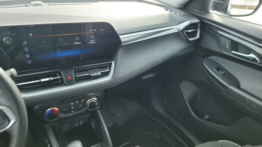 Used 2024 Chevrolet TrailBlazer LT w/ LT Cold Weather Package image 21