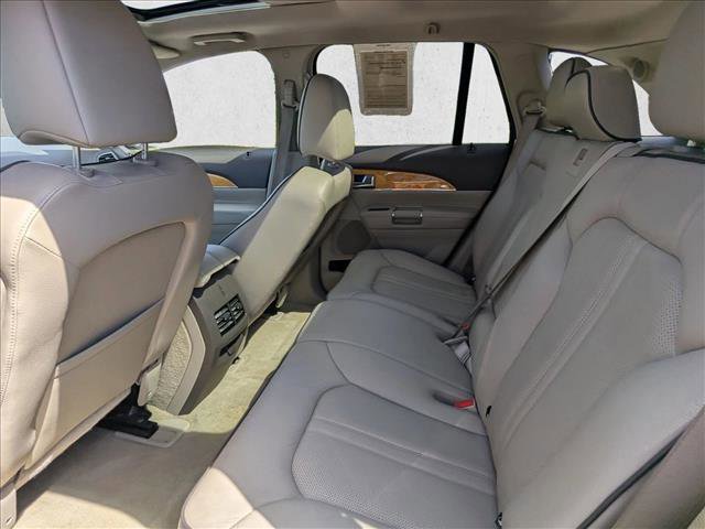 Used 2012 Lincoln MKX FWD image 17