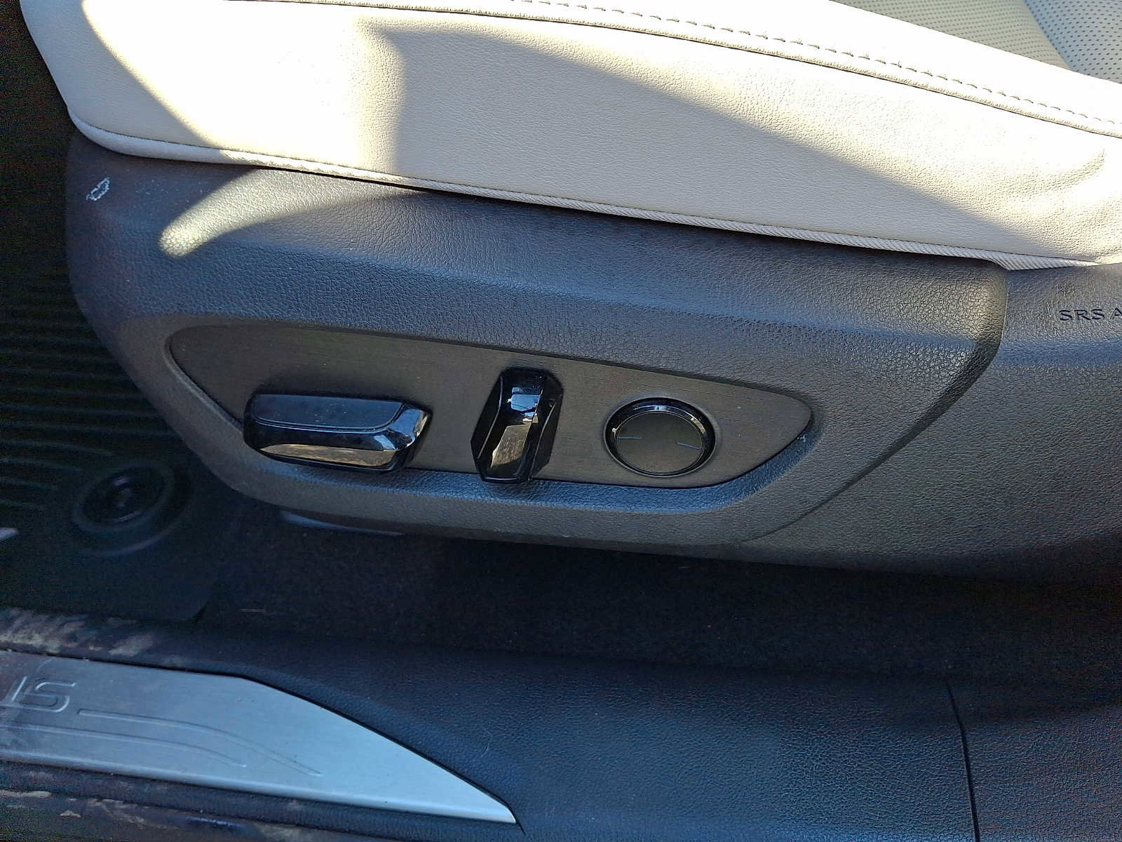 Used 2023 Lexus RX 350 Premium w/ Accessory Package (Z1) image 9