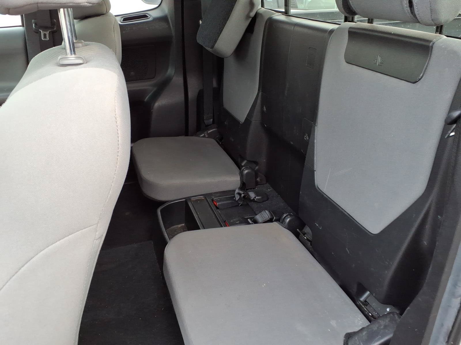 Used 2021 Toyota Tacoma SR RWD image 12
