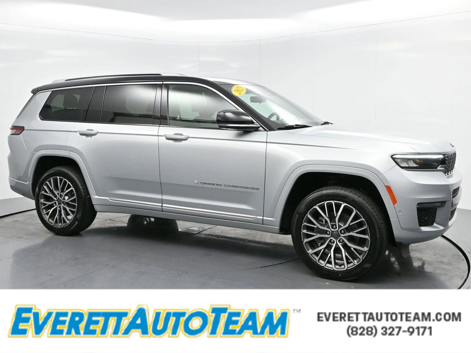Used 2023 Jeep Grand Cherokee L Summit image 1