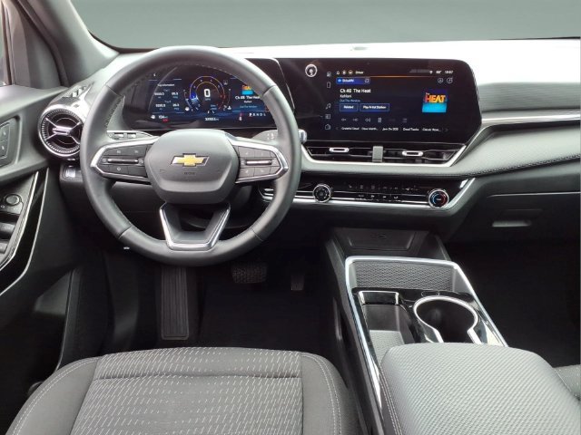 Used 2025 Chevrolet Equinox LT FWD image 15