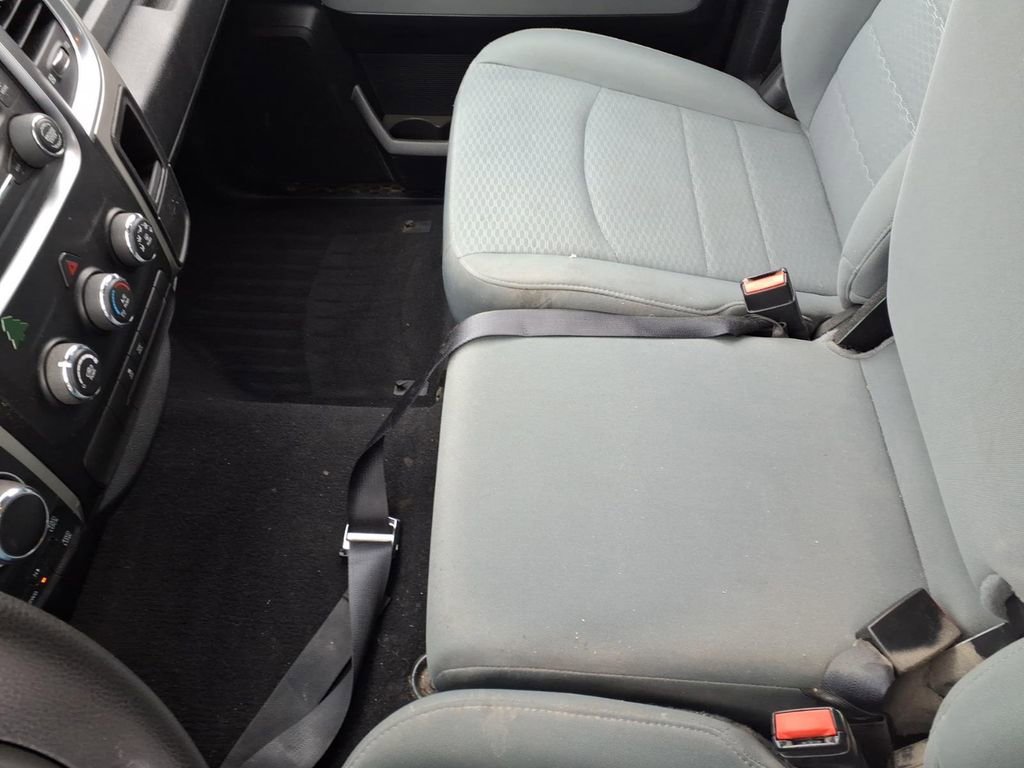 Used 2018 RAM 1500 Classic SLT image 14