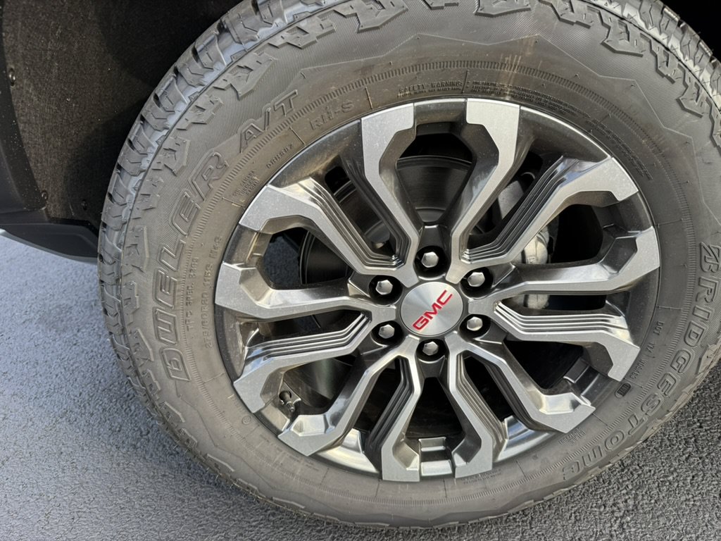 New 2026 GMC Canyon Denali AWD/4WD image 9