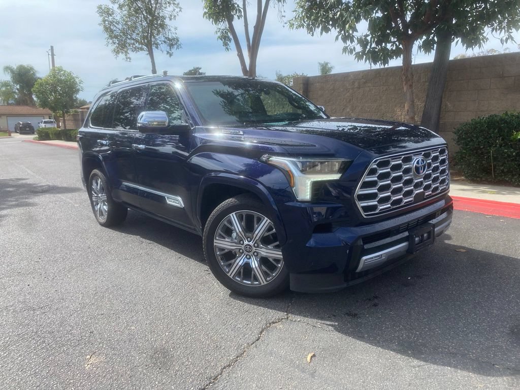 Used 2024 Toyota Sequoia Capstone AWD/4WD image 2