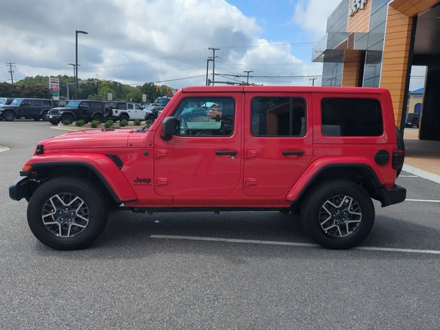 Used 2026 Jeep Wrangler Unlimited Sahara AWD/4WD image 7