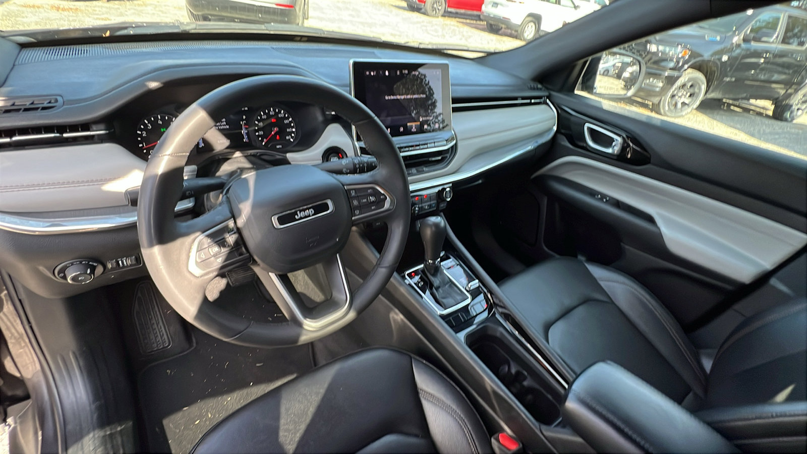 Used 2024 Jeep Compass Limited image 24