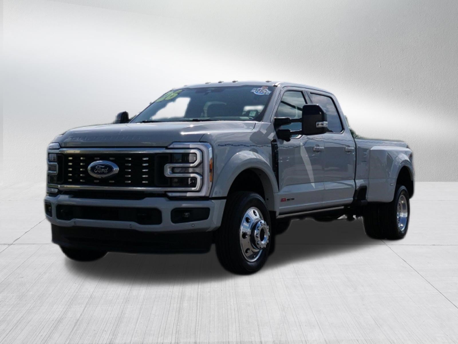Certified 2026 Ford F450 Platinum w/ FX4 Off-Road Package AWD/4WD image 8