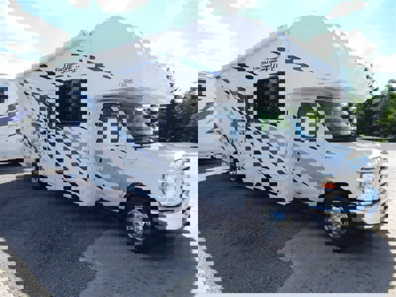 Used 2022 Ford E-450 and Econoline 450 Super Duty w/ Motorhome Prep Package image 5