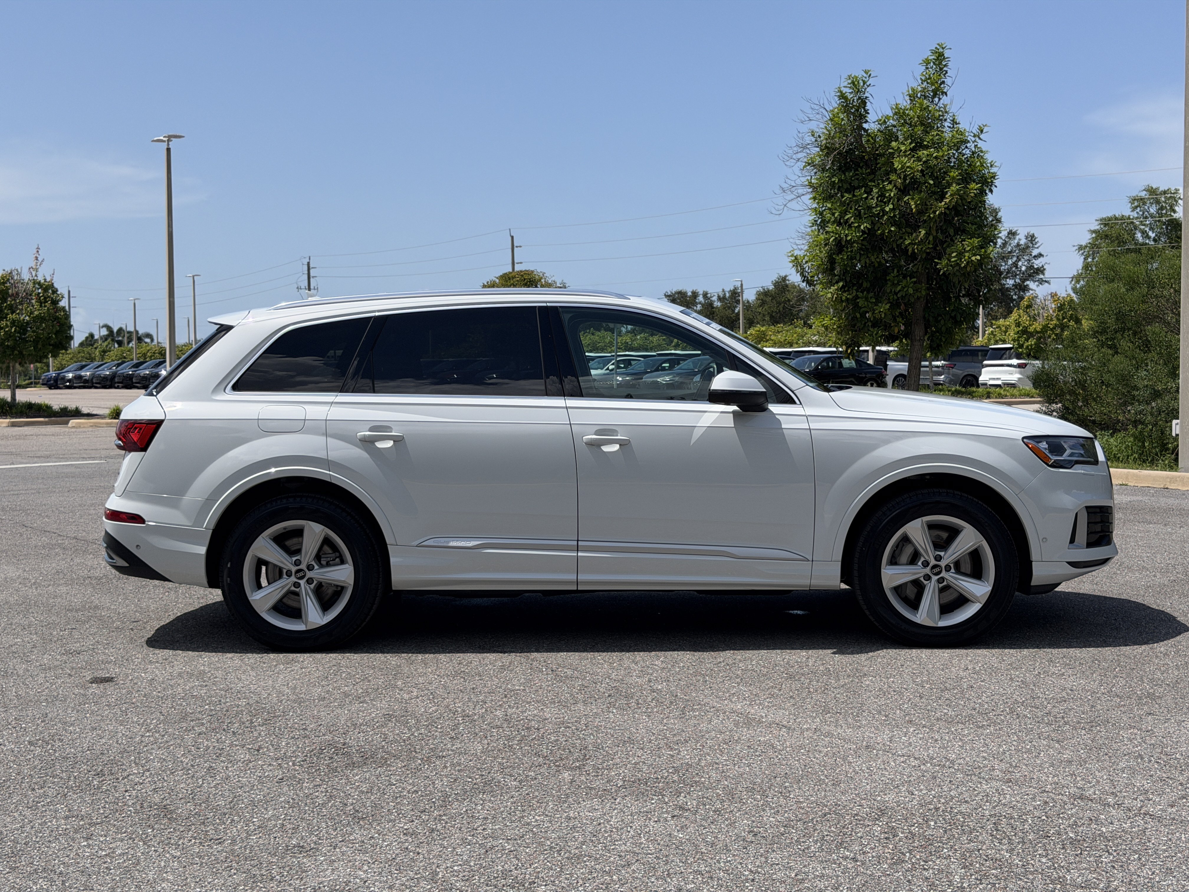 Certified 2022 Audi Q7 2.0T Premium Plus AWD/4WD image 8