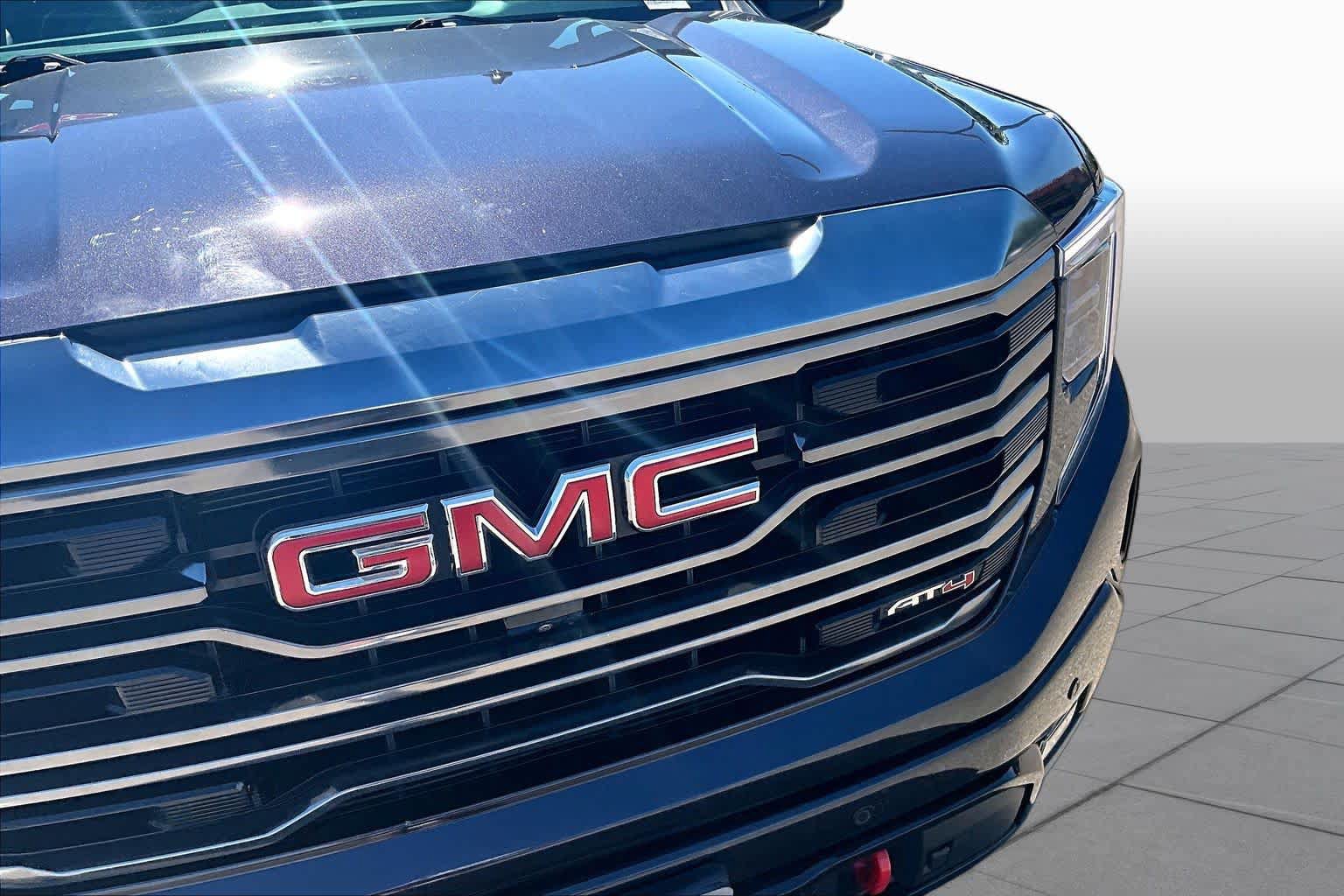 Used 2023 GMC Sierra 1500 AT4 w/ AT4 Premium Package AWD/4WD image 29