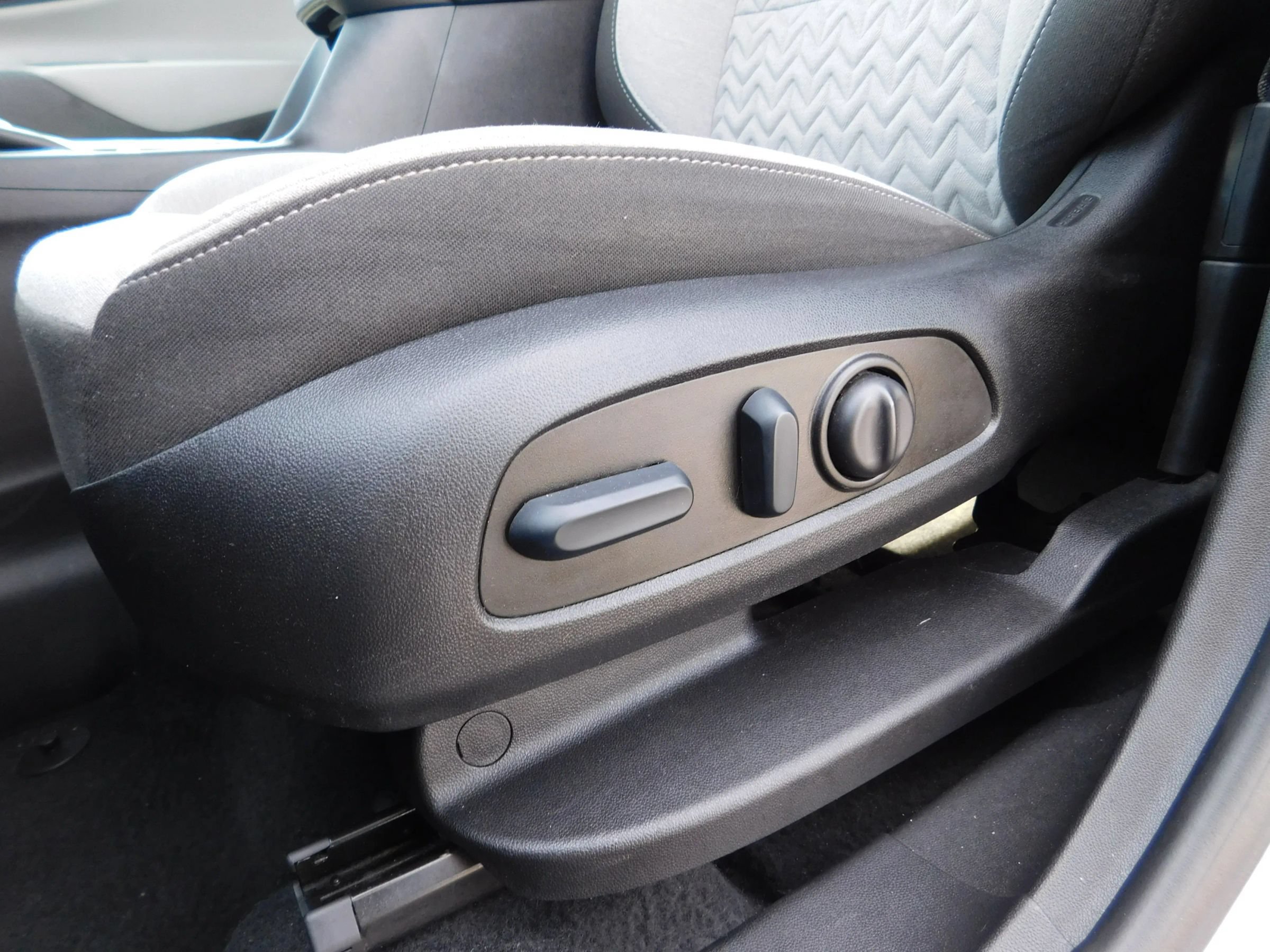 Used 2023 Chevrolet Equinox LS w/ LS Convenience Package FWD image 14