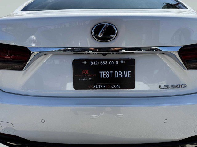 Used 2023 Lexus LS 500 w/ Accessory Package (Z2) image 17