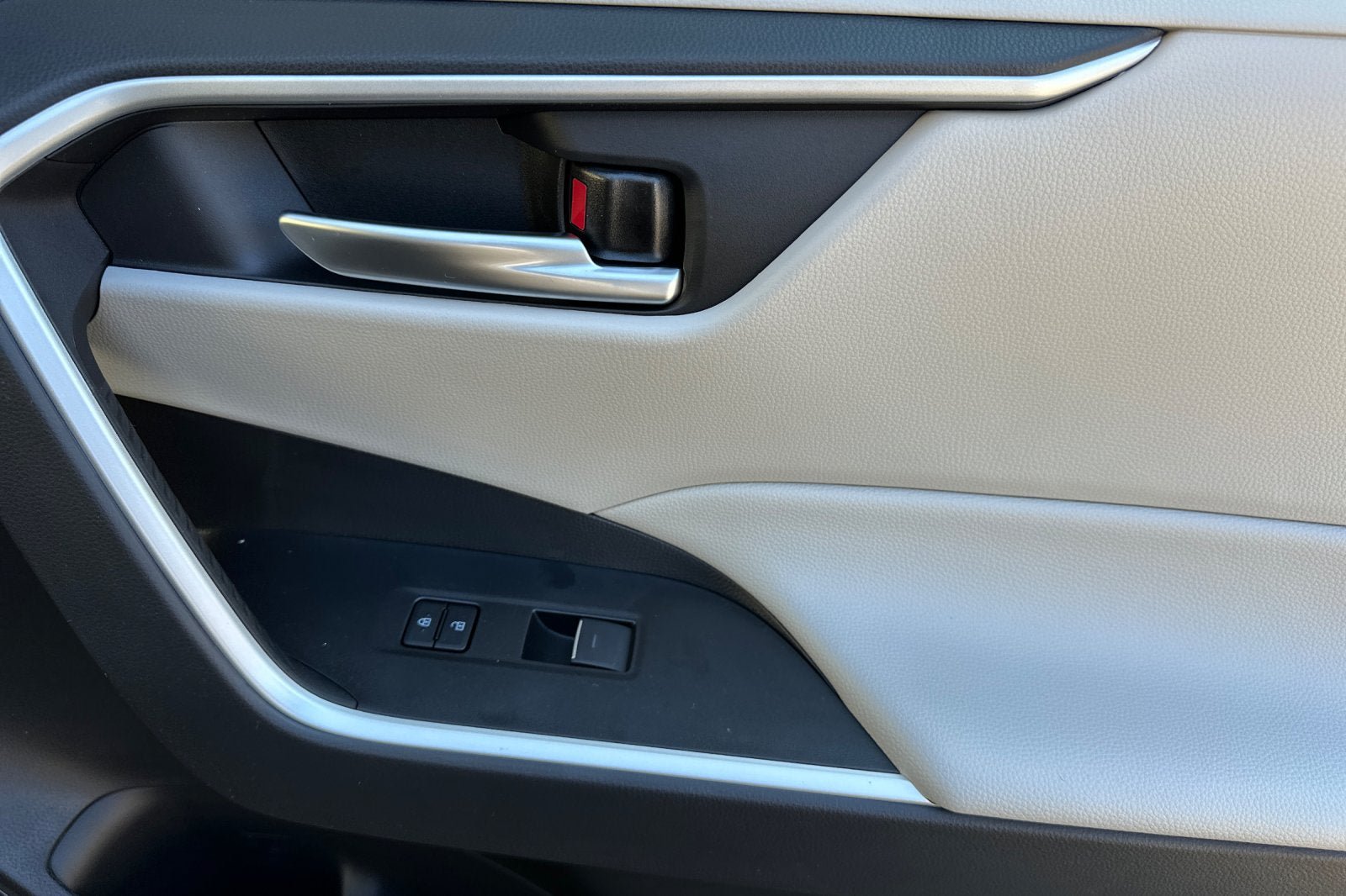 New 2025 Toyota RAV4 XLE Premium FWD image 19