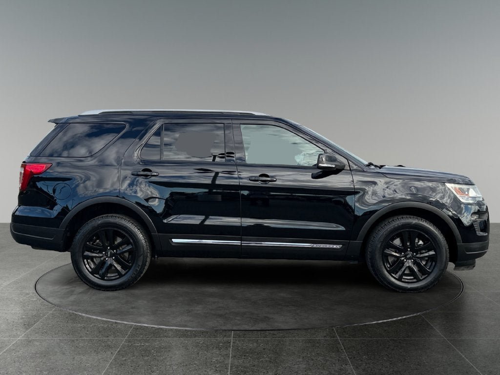 Used 2018 Ford Explorer XLT w/ Equipment Group 201A AWD/4WD image 11