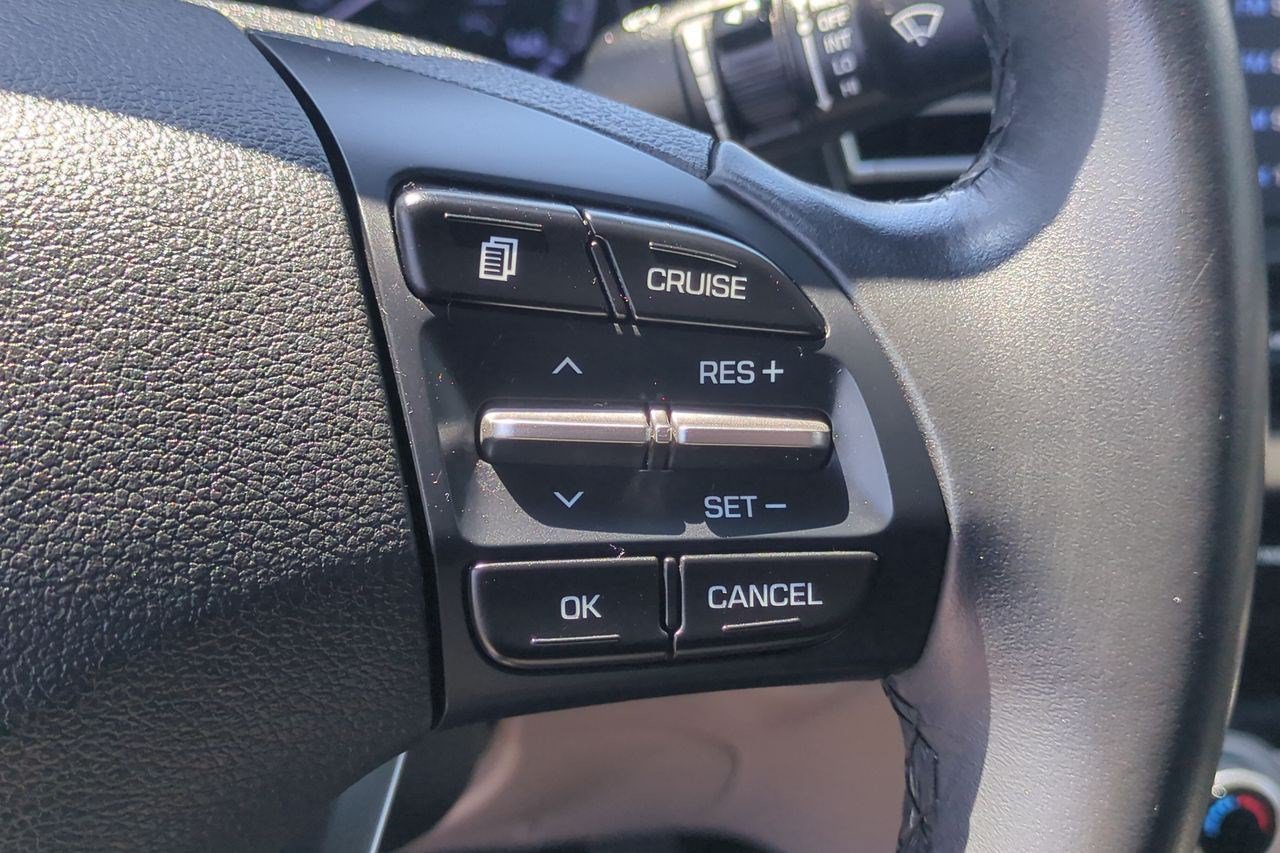Used 2020 Hyundai Elantra Limited FWD image 13